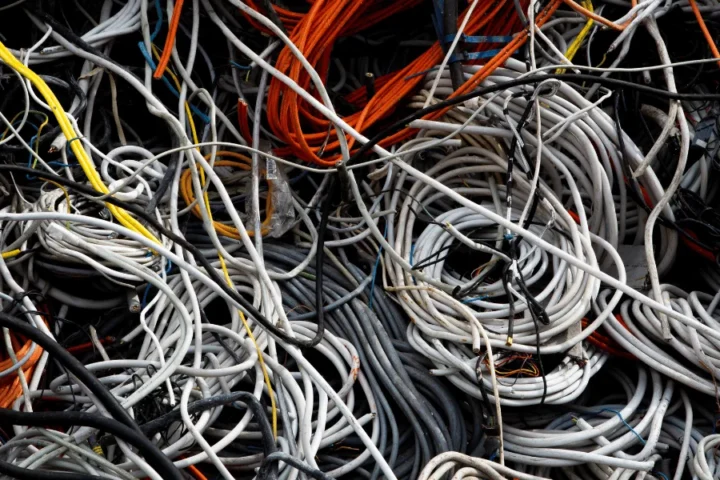 Karışık kalınlıkta elektrik kablosu hurdası